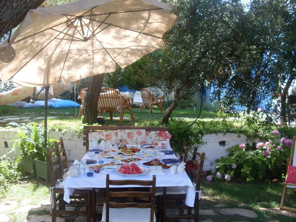 Mavi Pension Hotell Ayvalı Rum bild