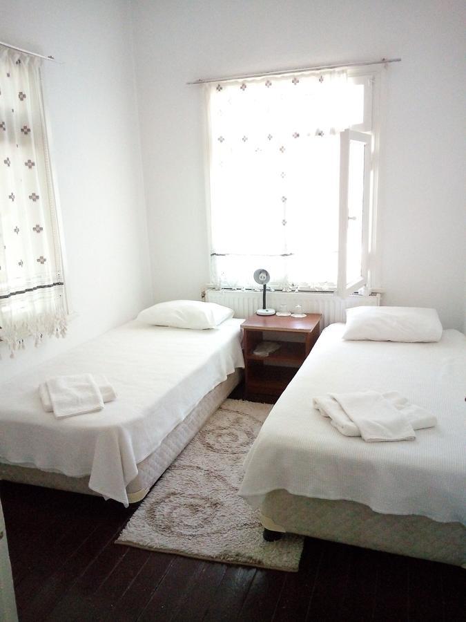 Mavi Pension Hotell Ayvalı Exteriör bild